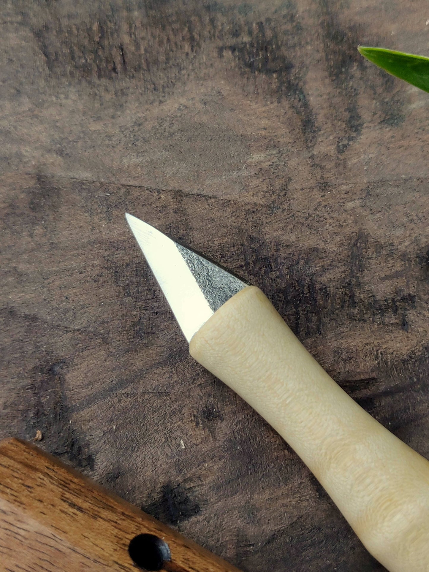 Kolrosing knife with round handle natural wood color