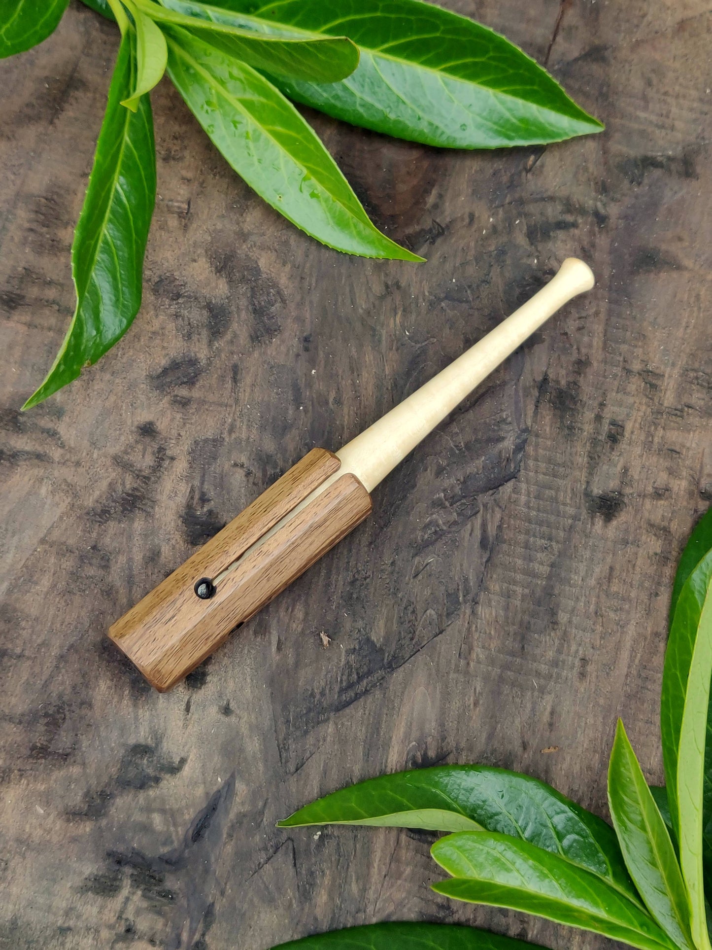 Kolrosing knife with round handle natural wood color