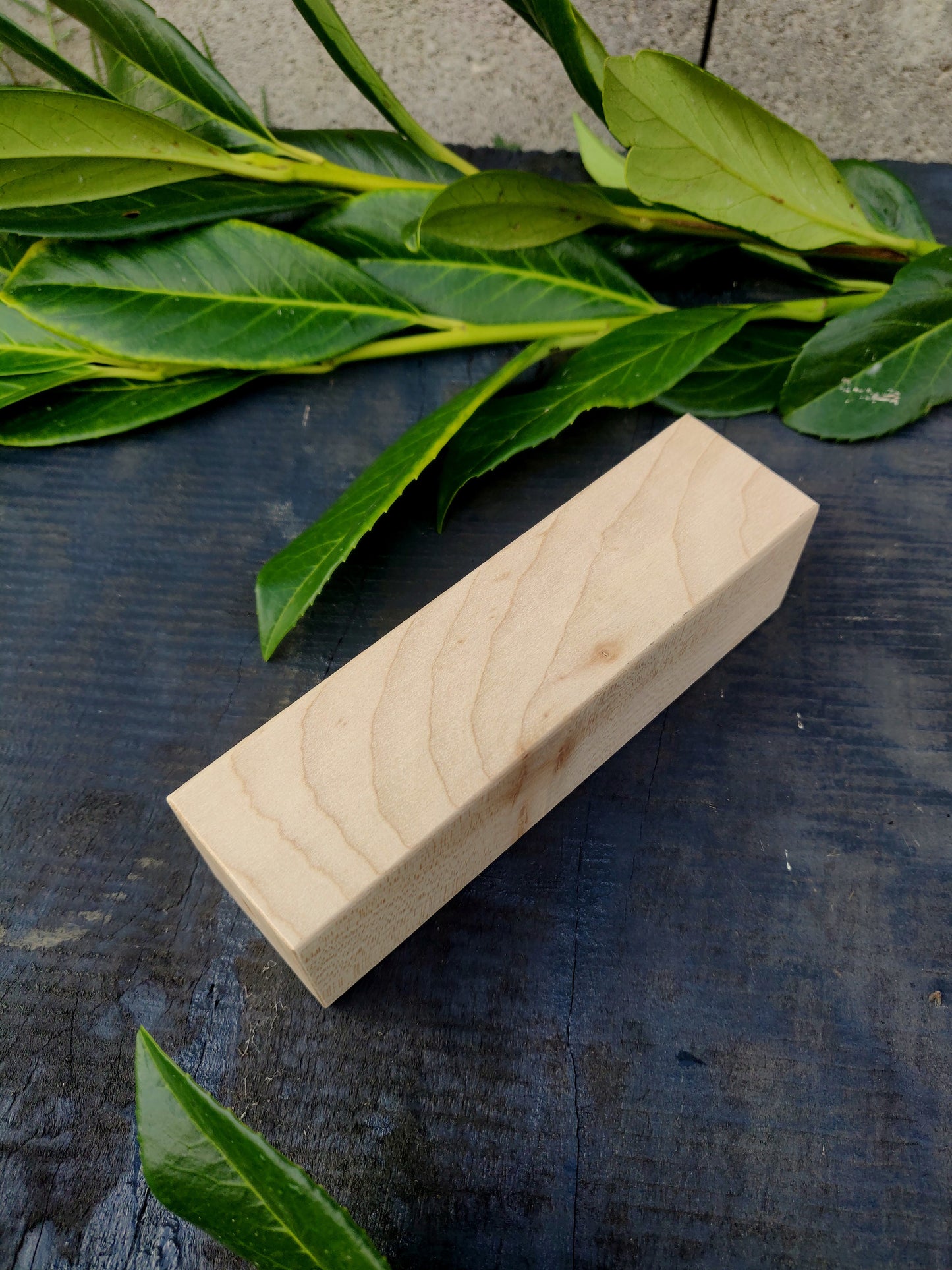 Maple knife handle block, 40x40x145mm with premade hole. Woodcarving