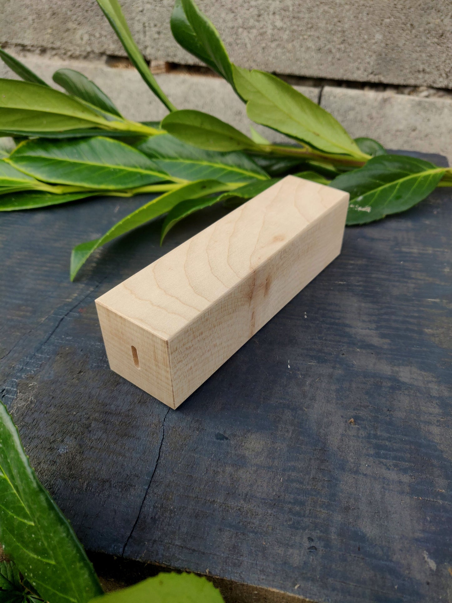 Maple knife handle block, 40x40x145mm with premade hole. Woodcarving