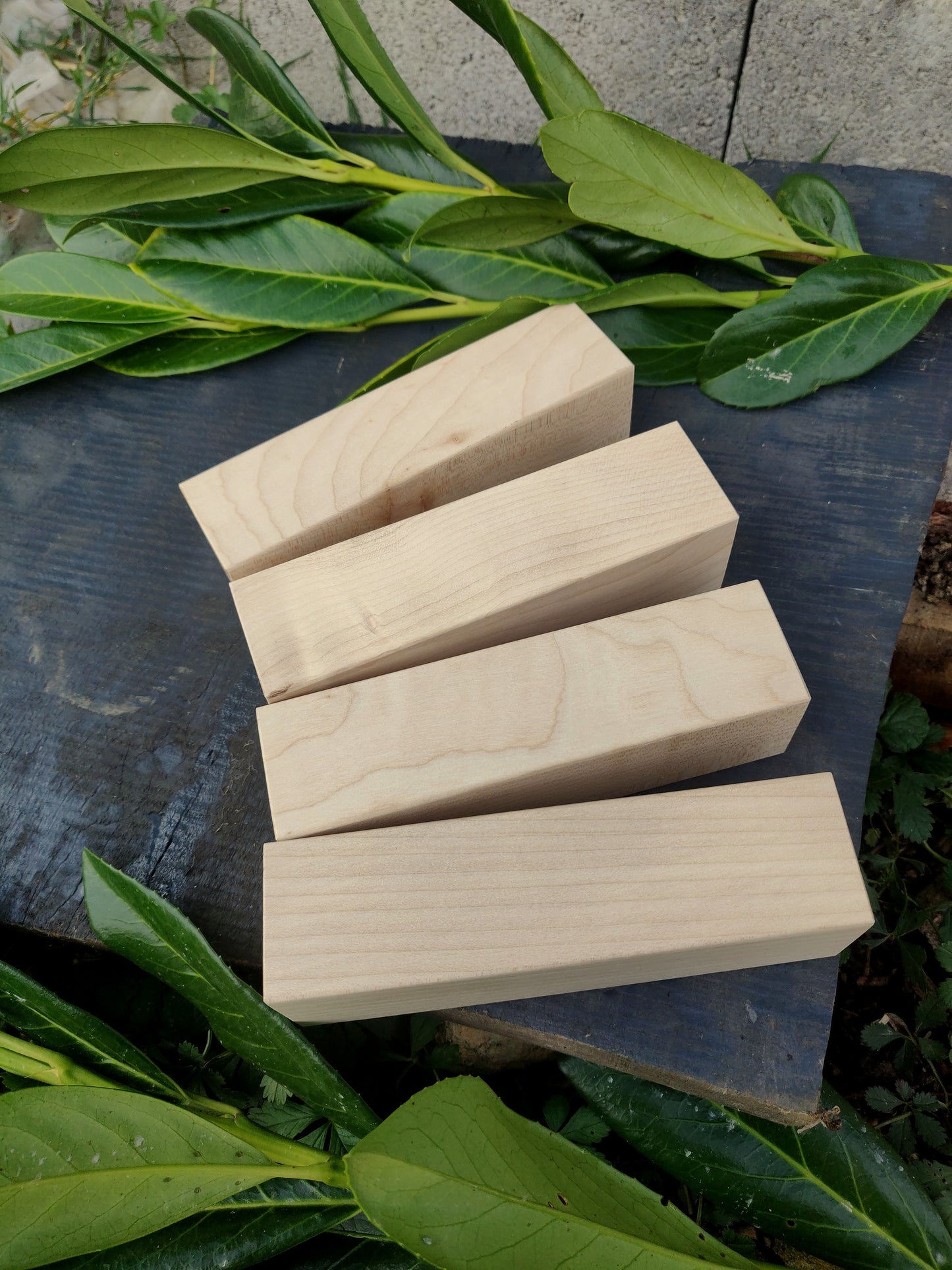 Maple knife handle block, 40x40x145mm with premade hole. Woodcarving