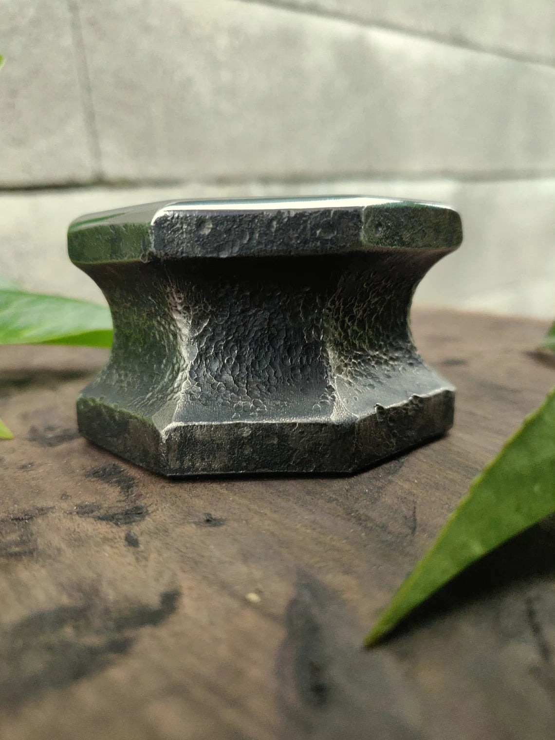 Little octagonal anvil 930g/2lb Jewelers anvil, table anvil, mini swage block