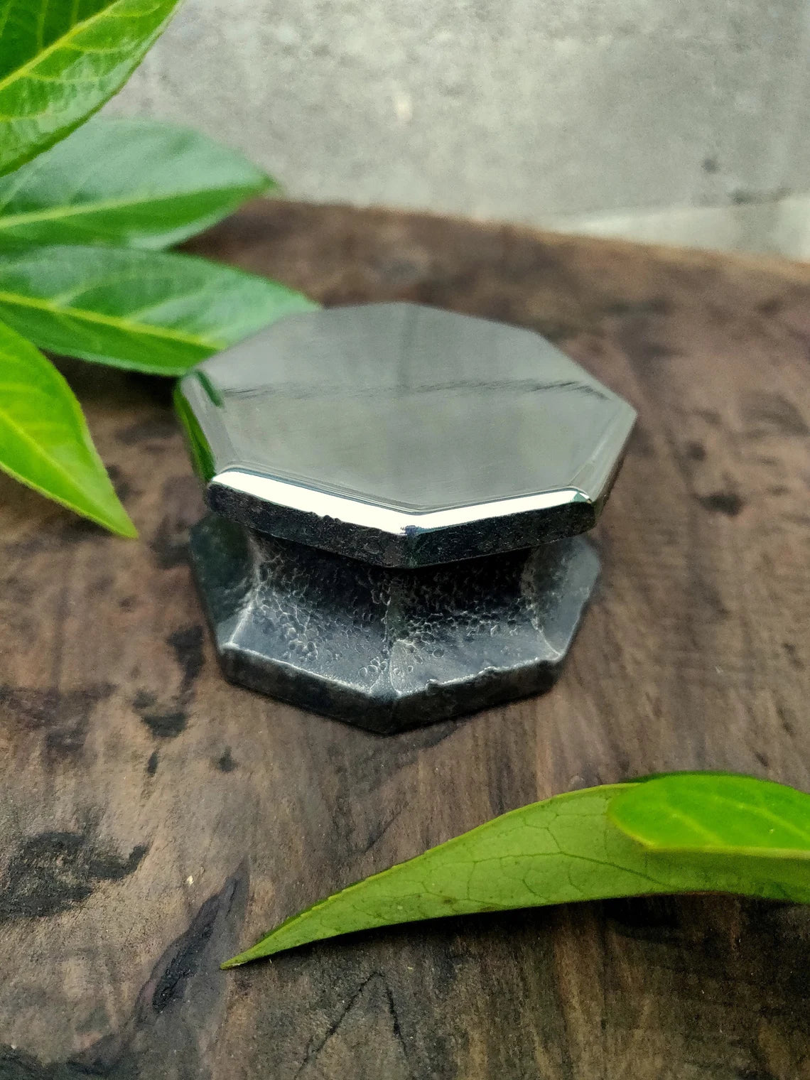 Little octagonal anvil 930g/2lb Jewelers anvil, table anvil, mini swage block