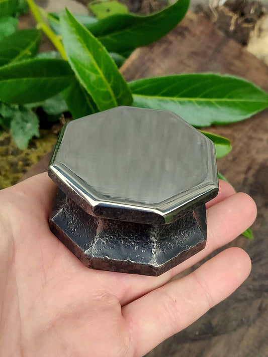 Little octagonal anvil 930g/2lb Jewelers anvil, table anvil, mini swage block