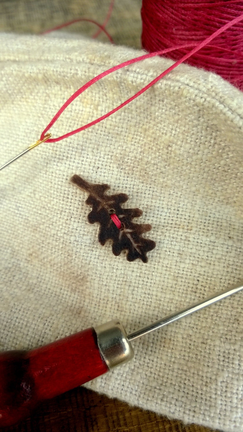 Antler Carved Oak Leaves Buttons