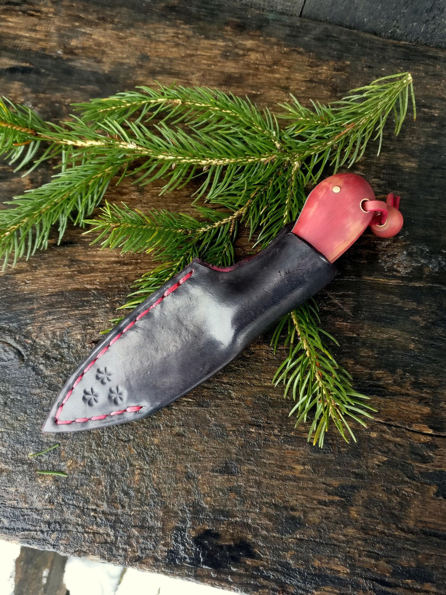 Red Skinning knife, Skinner, Small Hunting knife with leather sheath