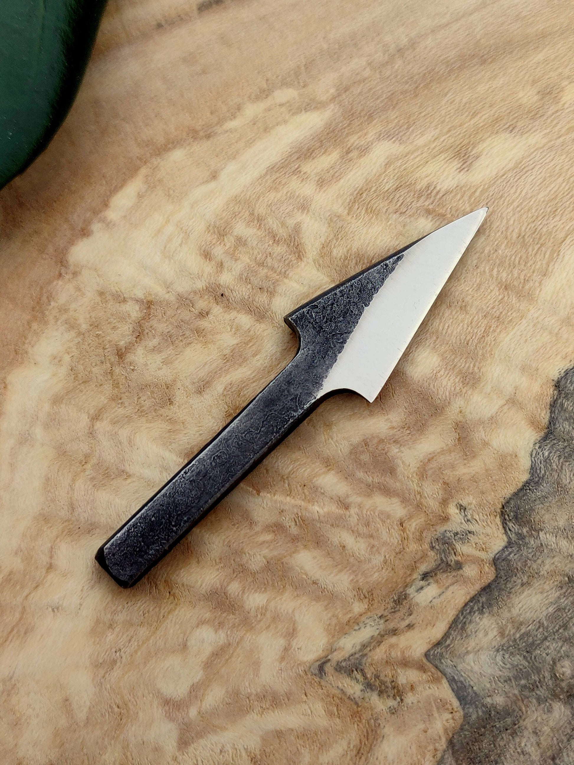 Chip carving blade 7 degrees tilted, fine wood carving blade